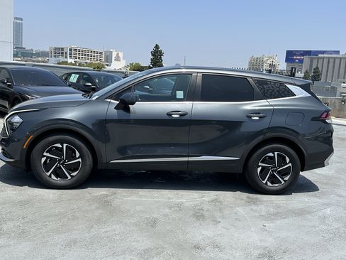 Certified 2023 Kia Sportage LX FWD image 3