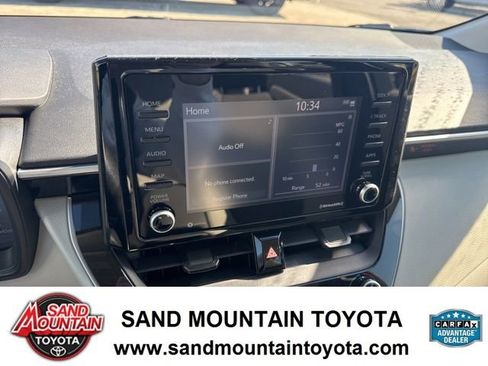 Used 2022 Toyota Corolla L image 23