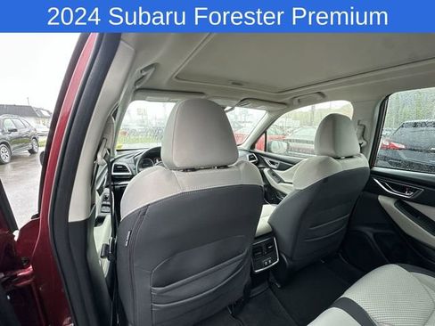 Used 2024 Subaru Forester Premium AWD/4WD image 22