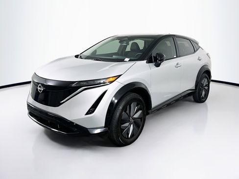 Used 2024 Nissan Ariya AWD image 3