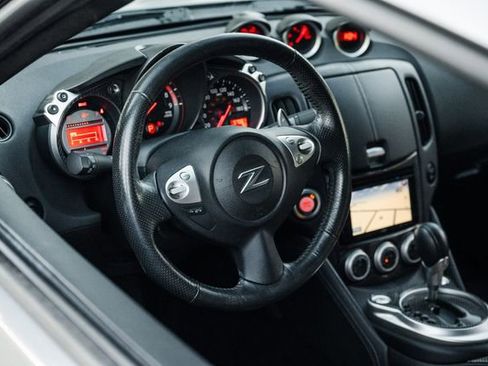Used 2009 Nissan 370Z Coupe image 4