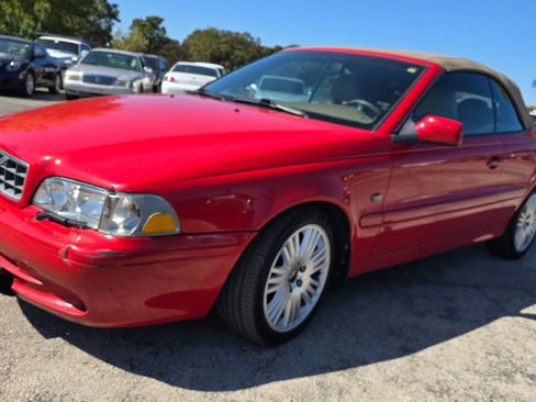 Used 2004 Volvo C70 LT image 1