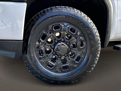 Certified 2021 GMC Sierra 2500 AT4 w/ AT4 Preferred Package image 8