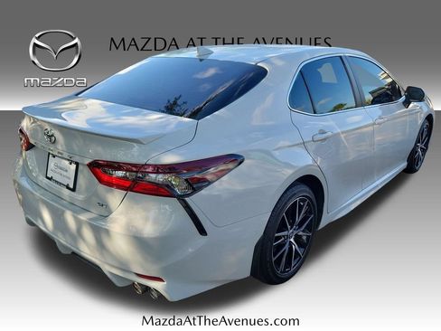 Used 2024 Toyota Camry SE FWD image 16
