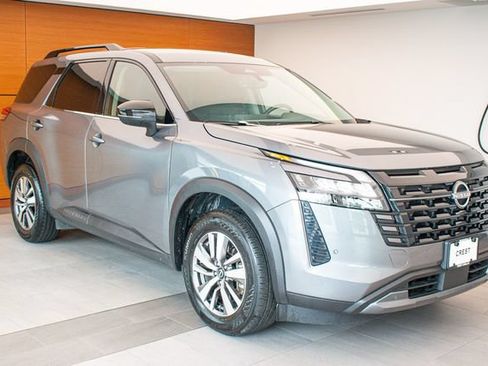 Used 2026 Nissan Pathfinder SL AWD/4WD image 5