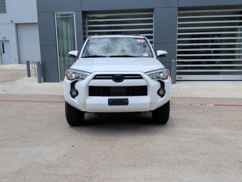 Used 2023 Toyota 4Runner SR5 Premium w/ Moonroof Package AWD/4WD image 3