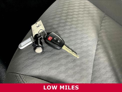 Used 2023 Toyota Tacoma SR AWD/4WD image 34