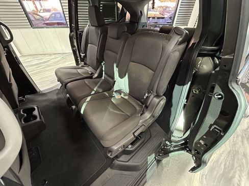 Used 2019 Honda Odyssey EX image 9
