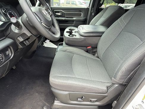 Used 2025 RAM 2500 Big Horn AWD/4WD image 16