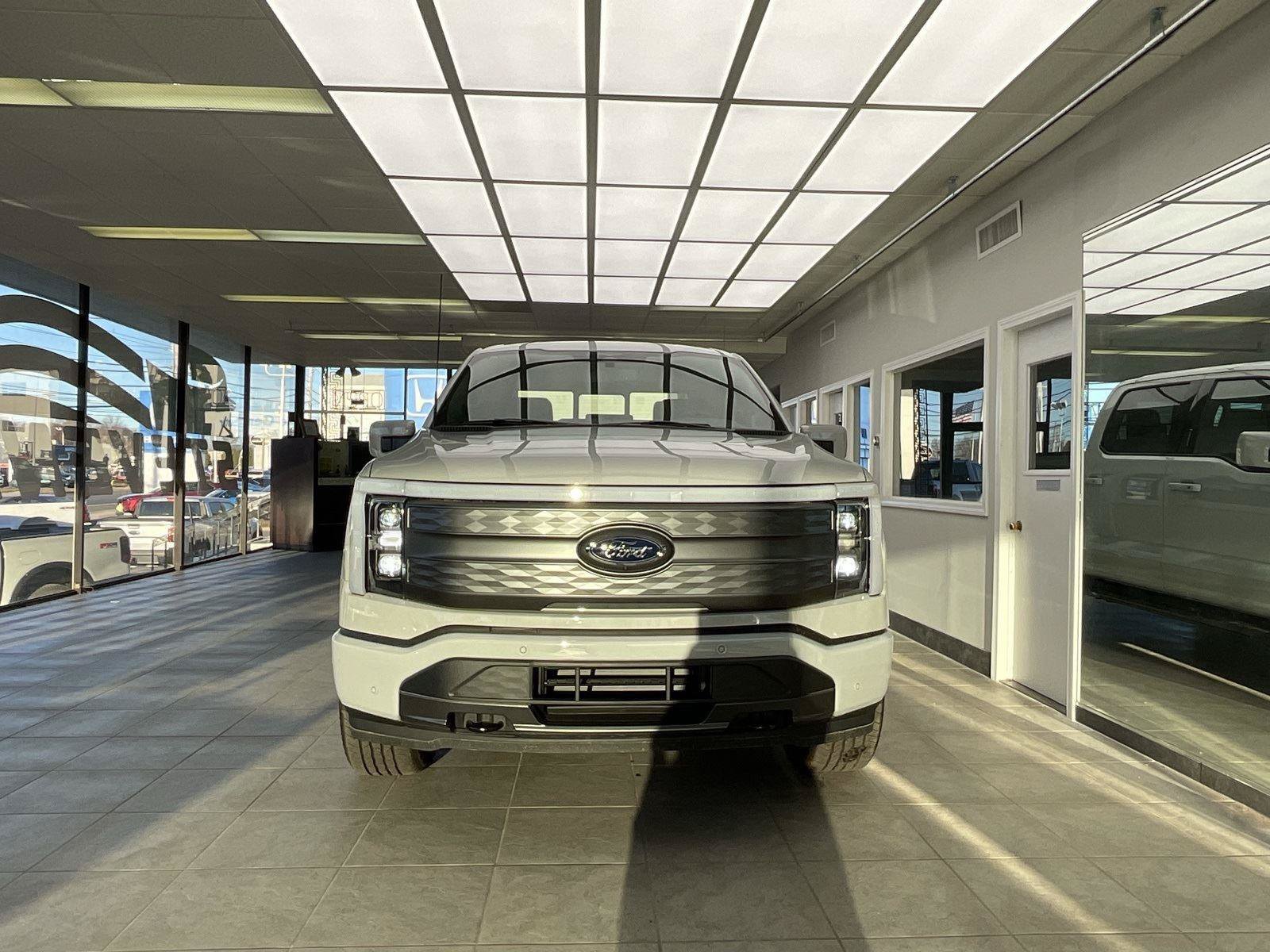 Used 2023 Ford F150 Lightning Lariat AWD/4WD image 2