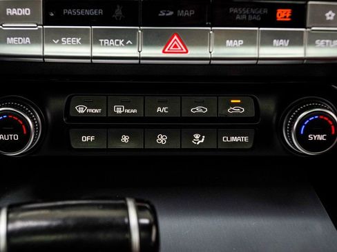 Used 2020 Kia Stinger GT1 image 21