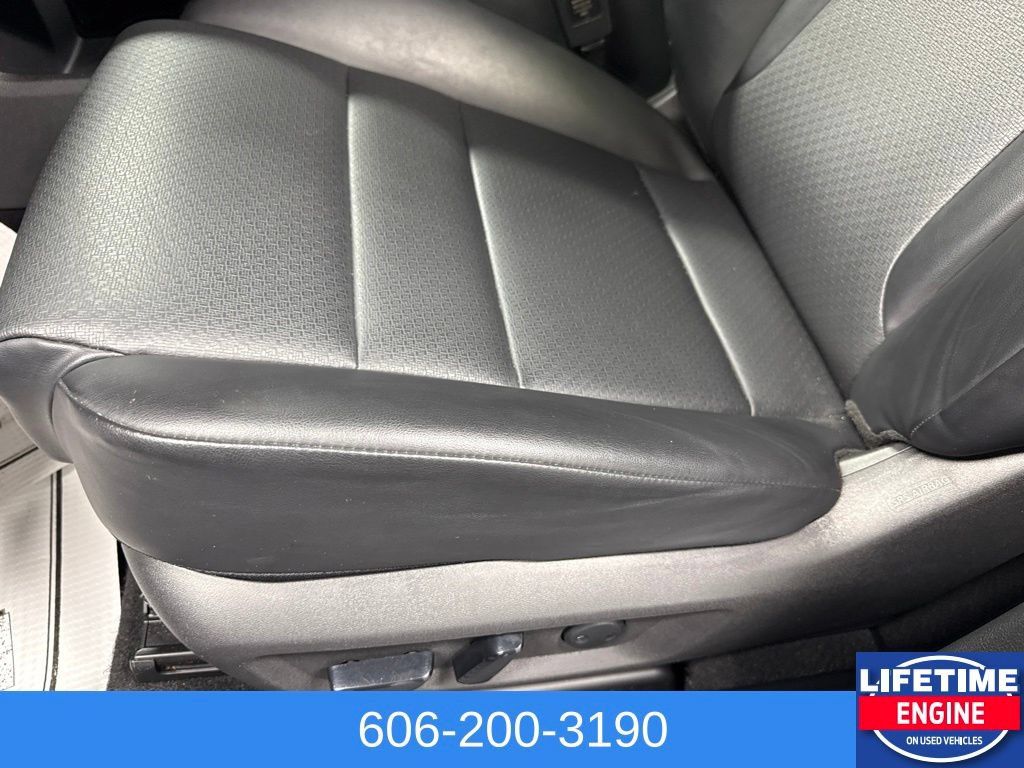 Used 2024 Nissan Rogue SV w/ SV Premium Package AWD/4WD image 31