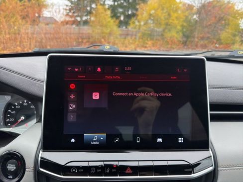 Certified 2022 Jeep Compass Limited image 23