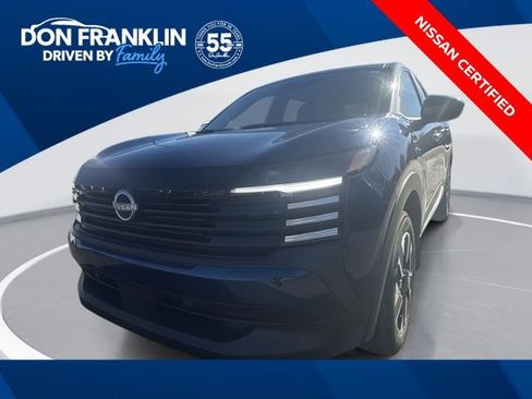 Certified 2025 Nissan Kicks SV AWD/4WD image 1