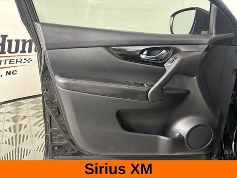 Used 2017 Nissan Rogue Sport SV AWD/4WD image 9