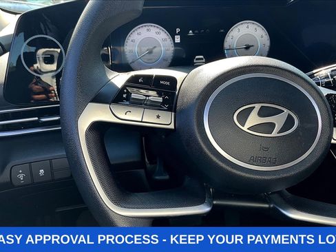 Used 2024 Hyundai Elantra SEL FWD image 12