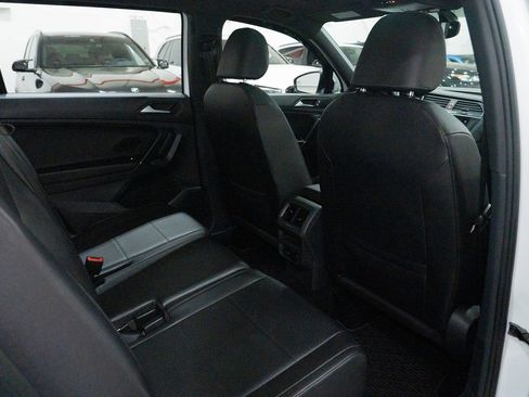 Used 2020 Volkswagen Tiguan SE R-Line w/ 3rd Row Seat Package image 34