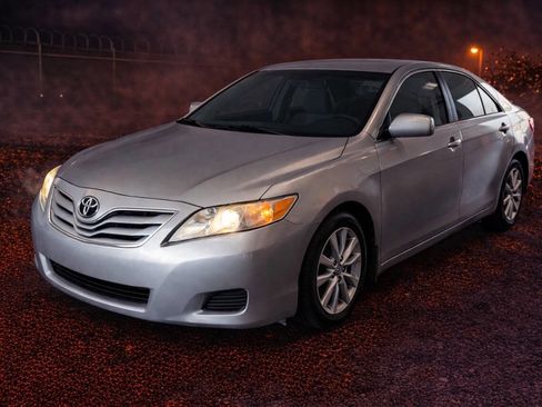 Used 2008 Toyota Camry LE image 1