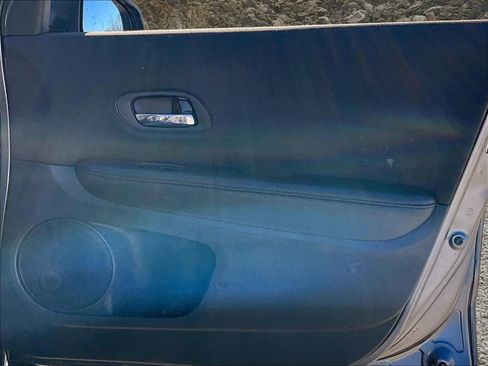 Used 2020 Honda HR-V LX image 13