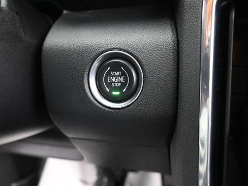 Used 2024 GMC Acadia Denali w/ LPO, Roadside Safety Package image 29