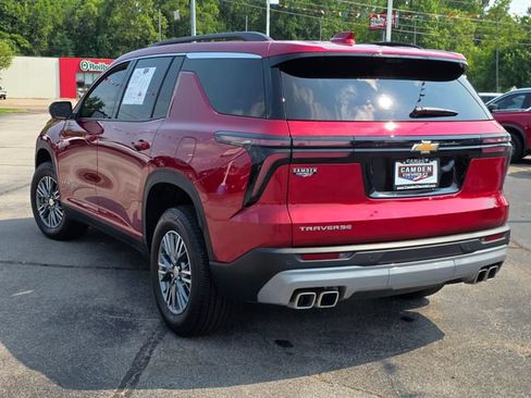 Used 2026 Chevrolet Traverse LT w/ Driver Confidence Package FWD image 3