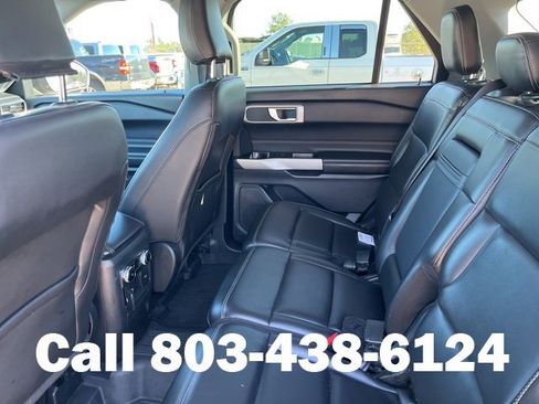 Used 2022 Ford Explorer XLT w/ Equipment Group 202A image 4