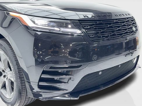 Used 2025 Land Rover Range Rover Velar Dynamic SE image 3