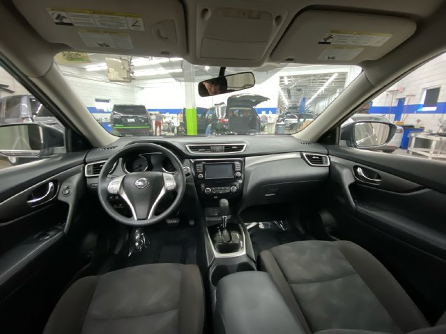 Used 2015 Nissan Rogue SV w/ SV Premium Package AWD/4WD image 27