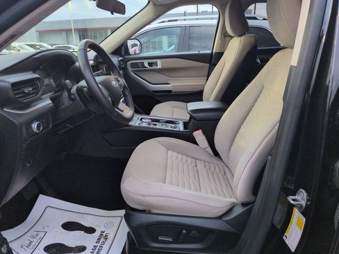 Used 2020 Ford Explorer XLT w/ Comfort Package image 9