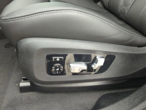 New 2025 BMW 530i w/ Premium Package image 39