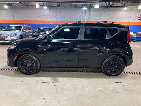 Used 2021 Kia Soul LX image 6