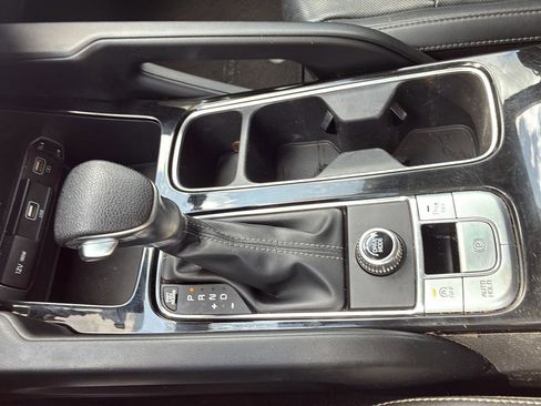 Used 2022 Kia Telluride LX image 30