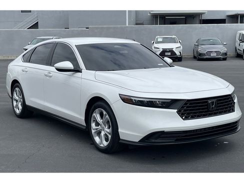 Used 2025 Honda Accord LX image 8
