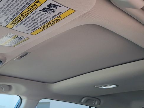 Used 2025 Subaru Outback Premium AWD/4WD image 11