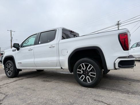 Used 2021 GMC Sierra 1500 AT4 w/ AT4 Value Package AWD/4WD image 6