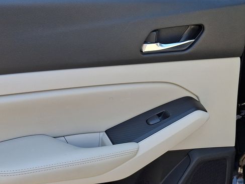 Used 2019 Nissan Altima 2.5 S FWD image 17