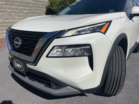 Used 2022 Nissan Rogue SV image 32