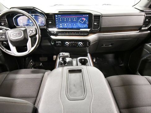 Used 2022 GMC Sierra 1500 Elevation w/ X31 Off-Road Package AWD/4WD image 3