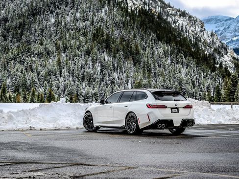 New 2026 BMW M5 Touring image 7