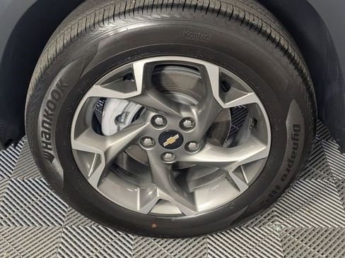 Certified 2026 Chevrolet Trax LT w/ Sunroof Package FWD image 11