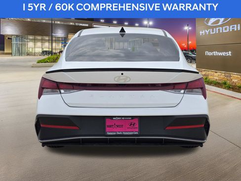 Used 2025 Hyundai Elantra Sport FWD image 8