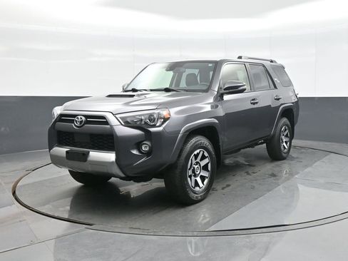 Certified 2021 Toyota 4Runner TRD Off-Road Premium image 3