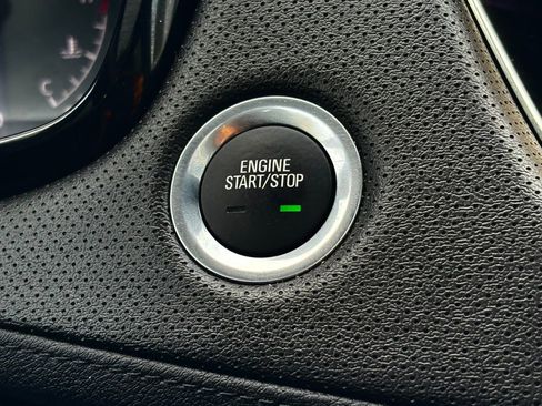 Used 2025 Cadillac XT5 Premium Luxury image 20