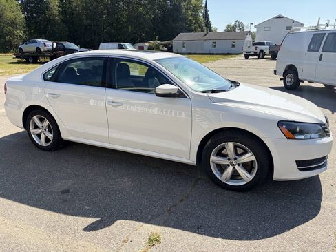 Used 2013 Volkswagen Passat TDI SE FWD image 9