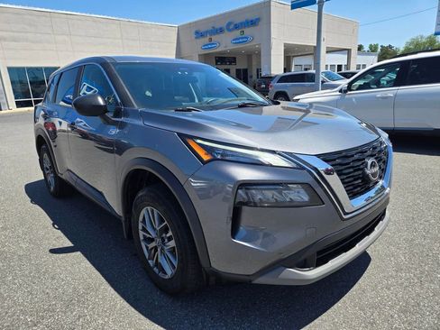 Used 2023 Nissan Rogue S AWD/4WD image 3
