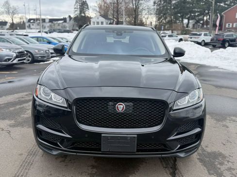 Used 2019 Jaguar F-PACE Prestige image 2