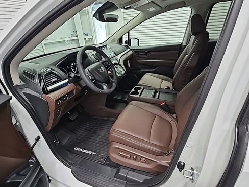 New 2026 Honda Odyssey Touring image 10