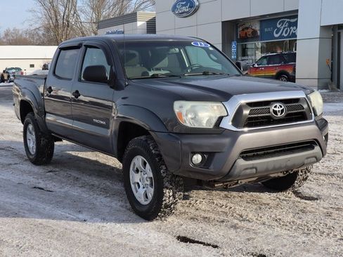 Used 2013 Toyota Tacoma 4x4 Double Cab w/ SR5 Pkg image 2