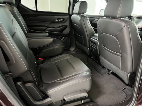 Used 2023 Chevrolet Traverse LT AWD/4WD image 27