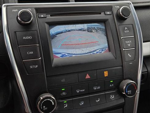Used 2016 Toyota Camry SE FWD image 25
